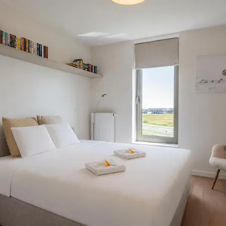 Stunning Dune Views - Light-filled Coastal Retreat Apartament